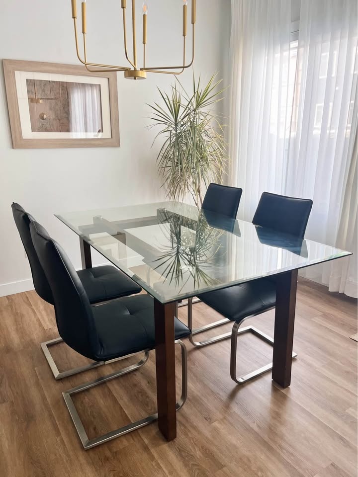 WOODEN BASE DINING TABLE - photo 5