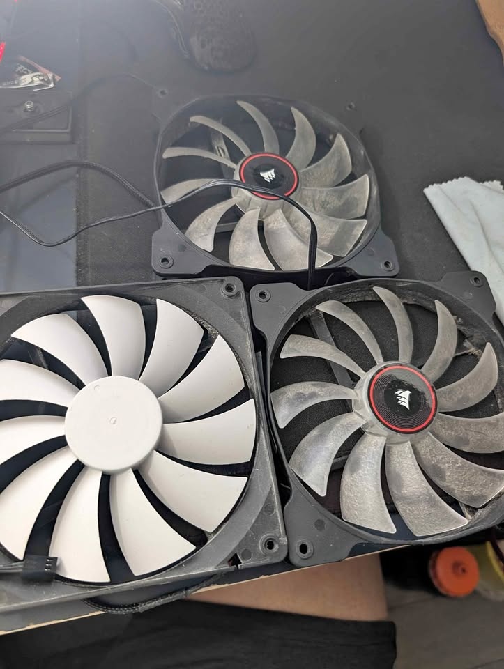 Computer Fans: Fractal Design & Corsair