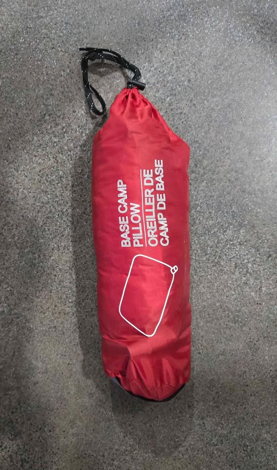 MEC Base Camp inflatable pillow. Like New! - photo 2