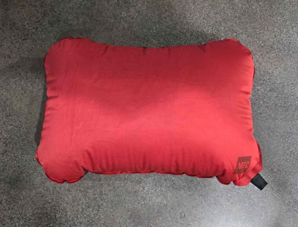 MEC Base Camp inflatable pillow. Like New! - photo 5
