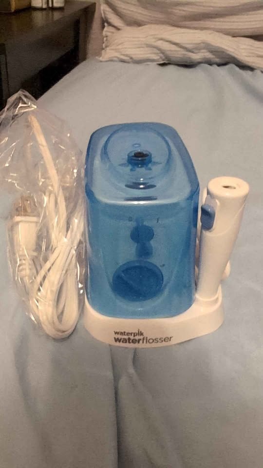 NEW Open Box Waterpik Water Flosser WP-270C / WP-305C - photo 3