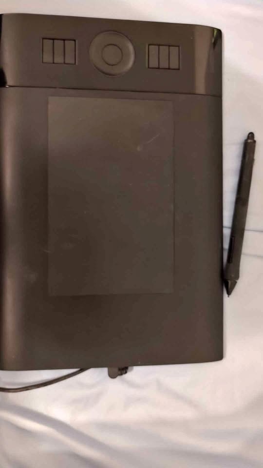 Wacom Intuos4 Small (PTK-440) Drawing Tablet - As-Is