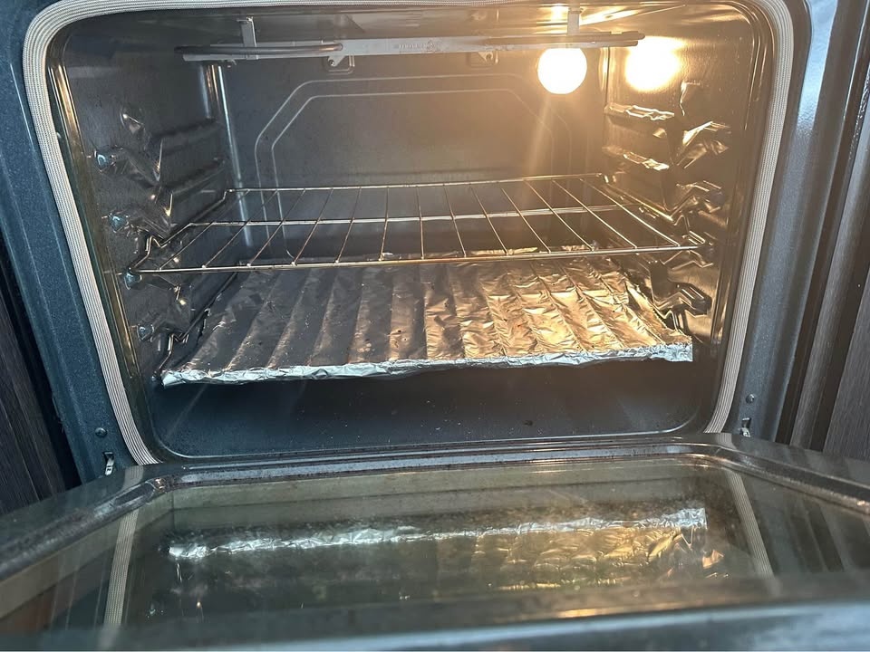 Whirlpool Electric Range - photo 2