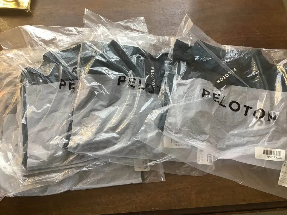 PELOTON Warm-Up zip neck crop shirt - NWT (S and M) image indicator(3)