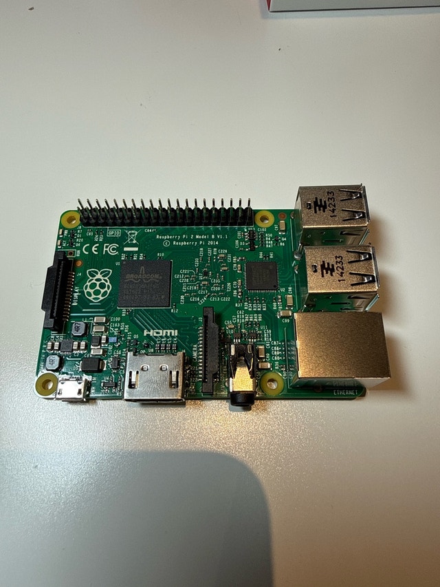 Raspberry Pi 2 Model B + 16GB SD Card - photo 2