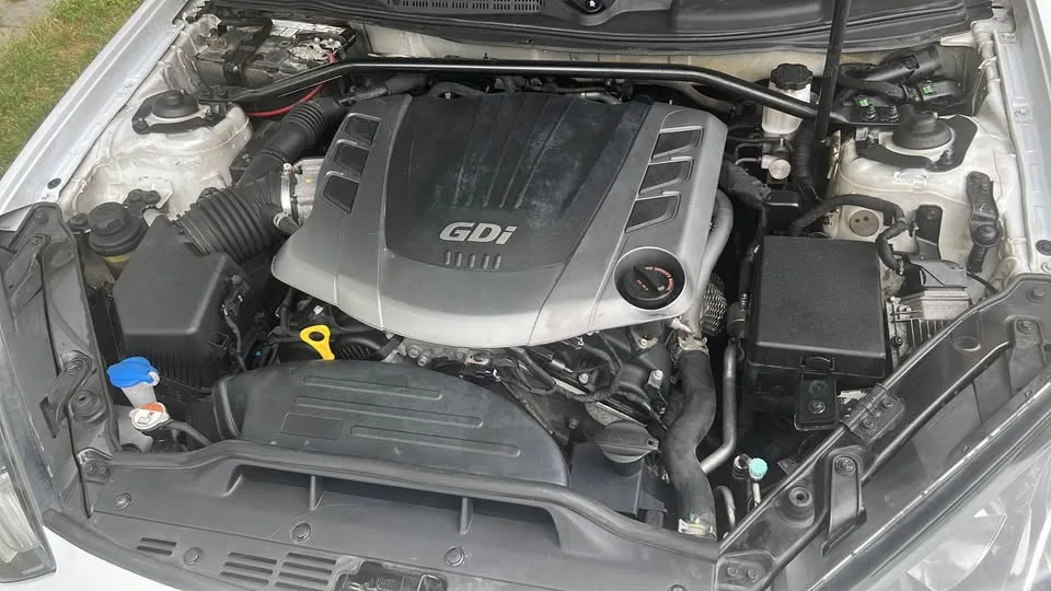 2015 Hyundai Genesis Coupe image indicator(2)