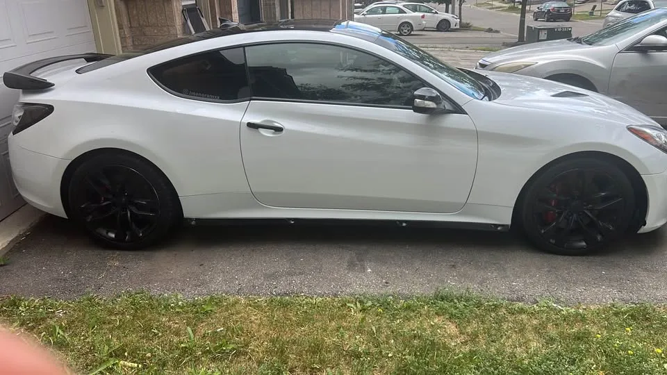 2015 Hyundai Genesis Coupe image indicator(4)