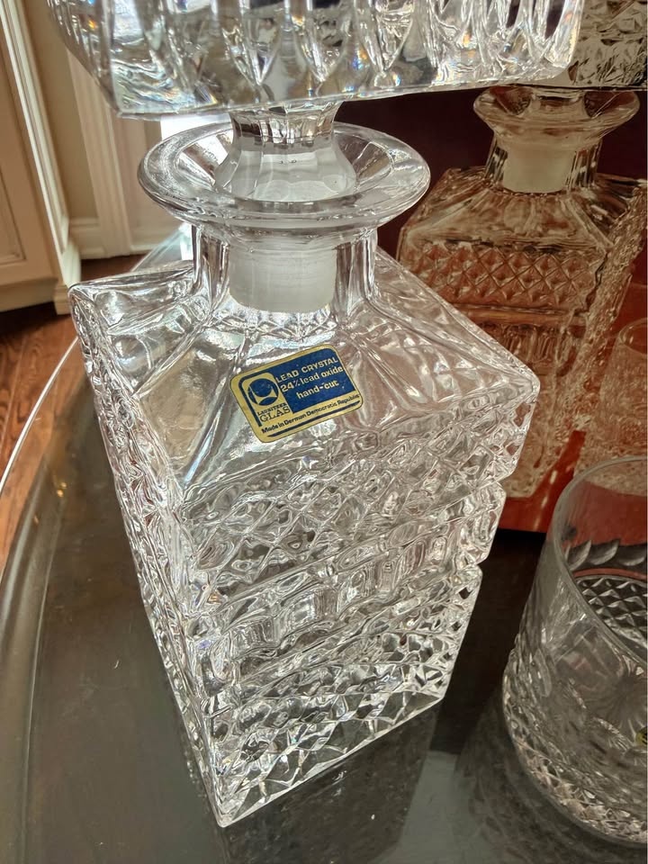 24% Lead Crystal Liquor Dispenser with 4 Glasses - photo 2