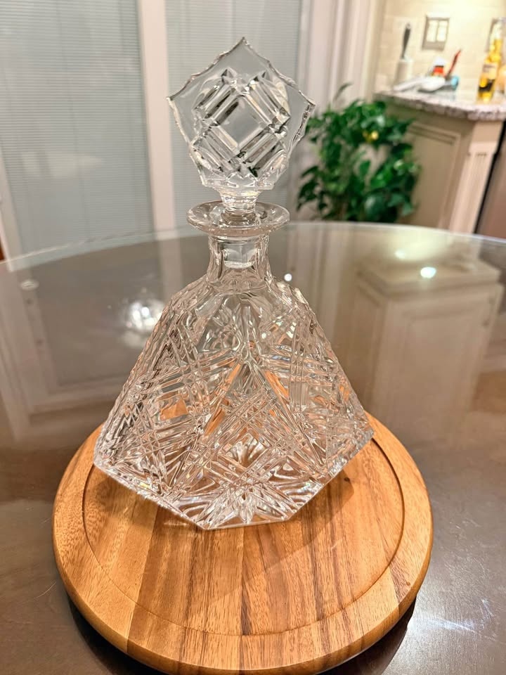 24% Lead Crystal Liquor Dispenser