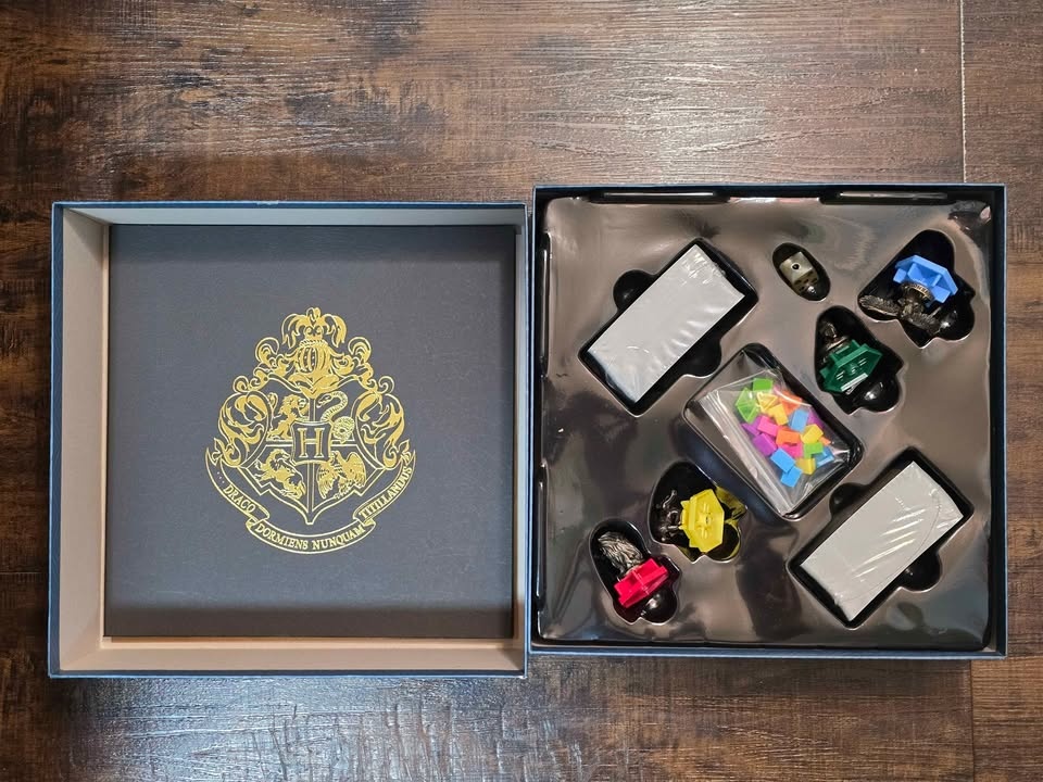 Trivial Pursuit: World of Harry Potter Ultimate Edition Board Ga - photo 4