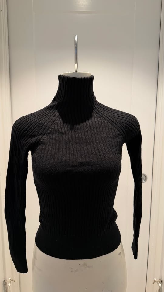 Dynamite Full Sleeve Tops – XS – Black & Dark Red - photo 3