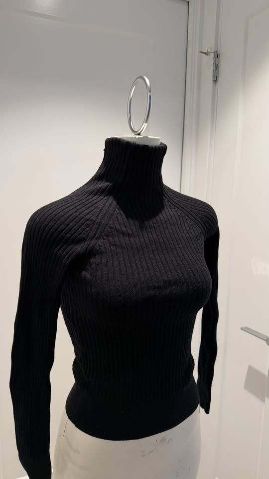 Dynamite Full Sleeve Tops – XS – Black & Dark Red - photo 4