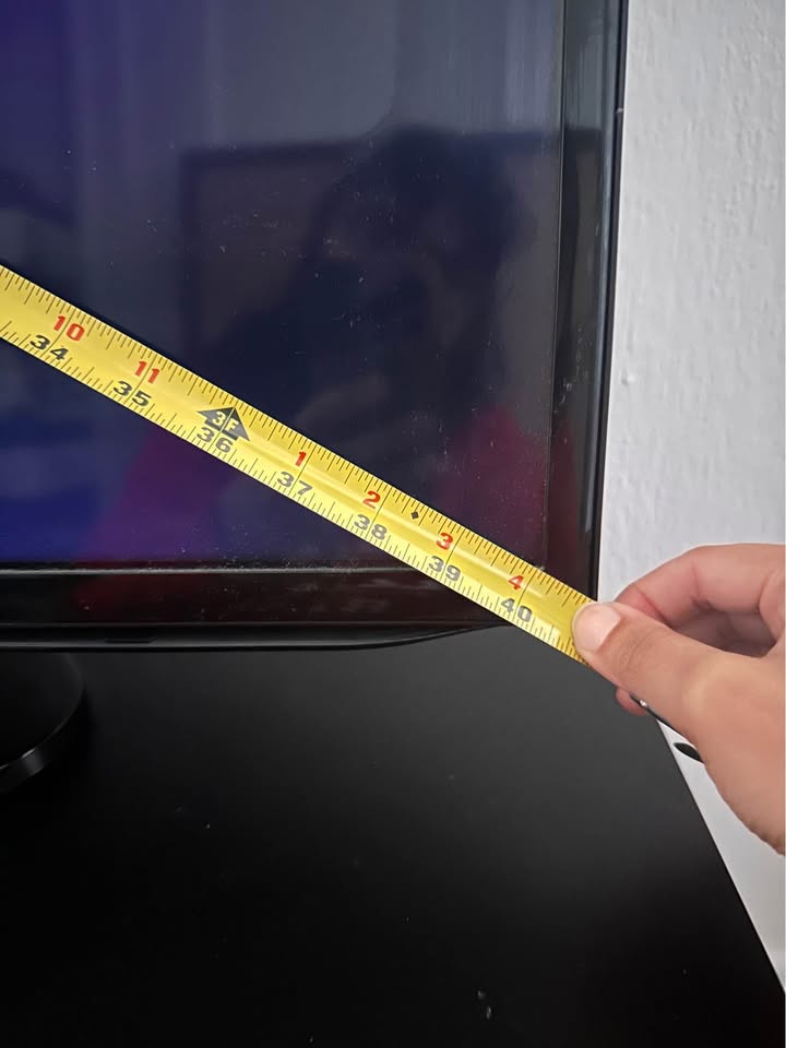 40” Samsung Smart TV + stand - photo 3