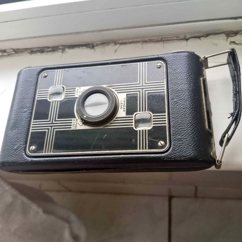 Vintage Jiffy Kodak Six-20 Folding Camera