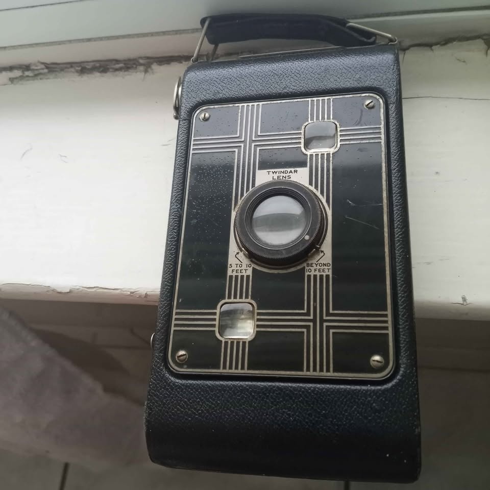 Vintage Jiffy Kodak Six-20 Folding Camera - photo 3