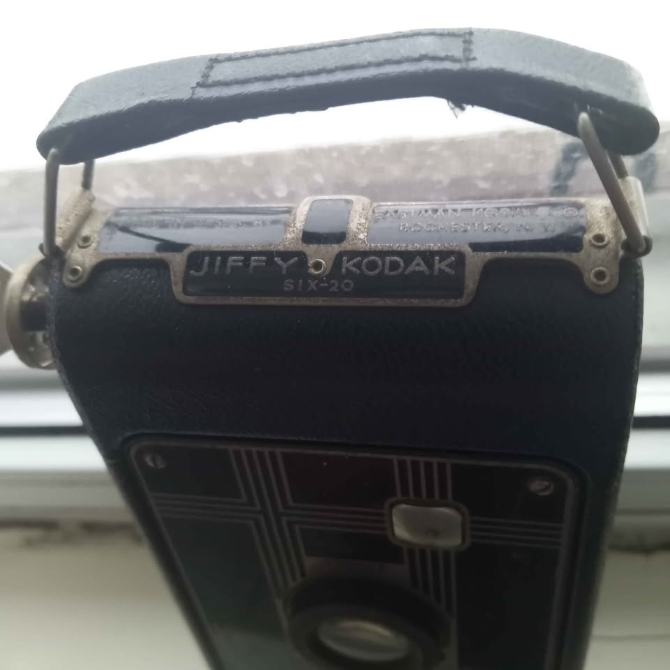 Vintage Jiffy Kodak Six-20 Folding Camera - photo 4