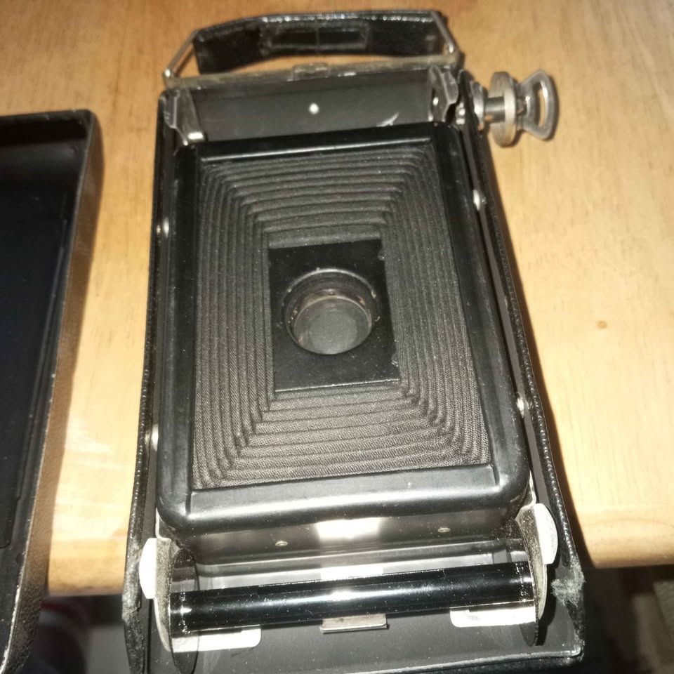 Vintage Jiffy Kodak Six-20 Folding Camera - photo 5