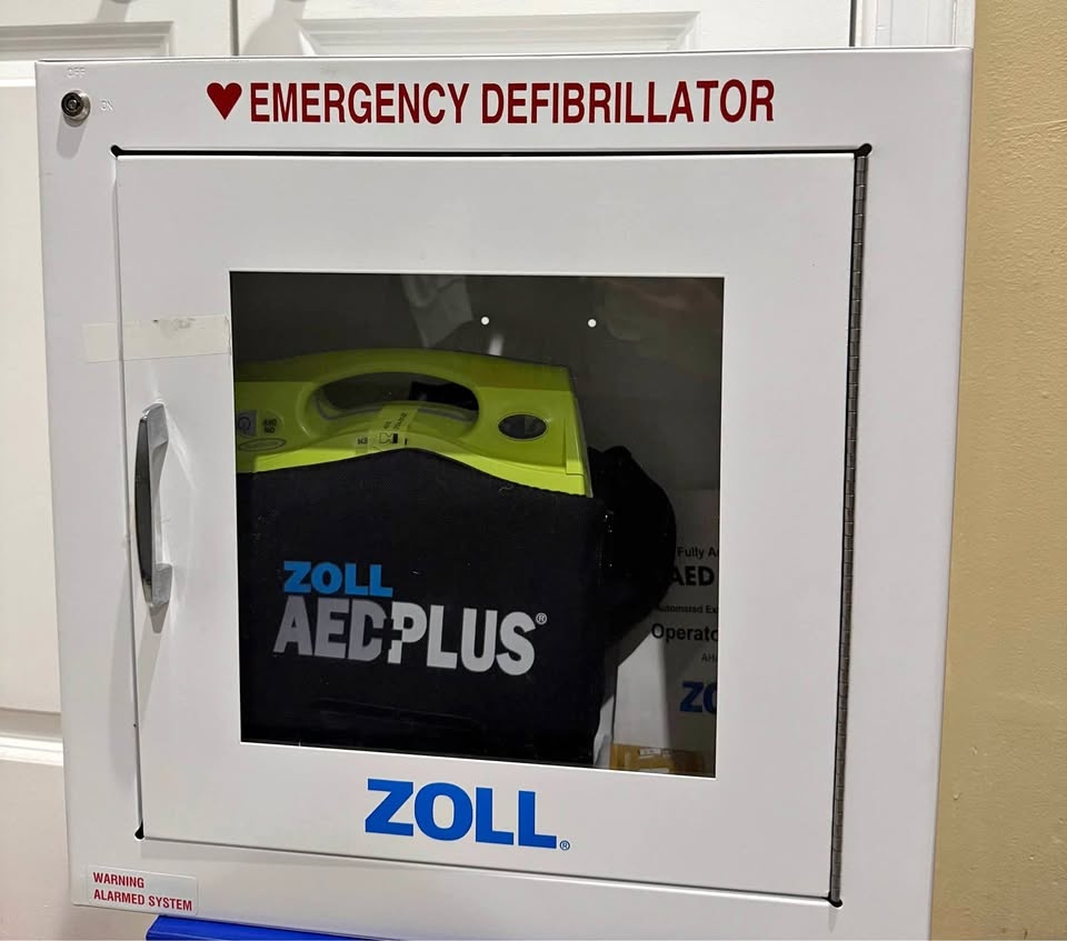 Zoll AED Plus Wall Cabinet With Key and Alarm