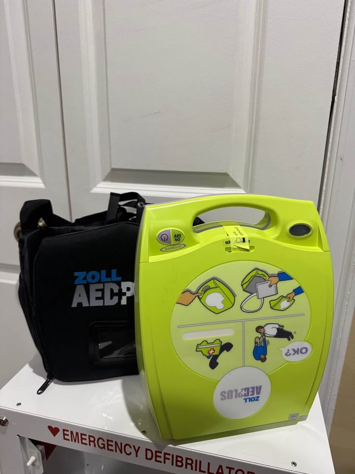 Zoll AED Plus Wall Cabinet With Key and Alarm - photo 3