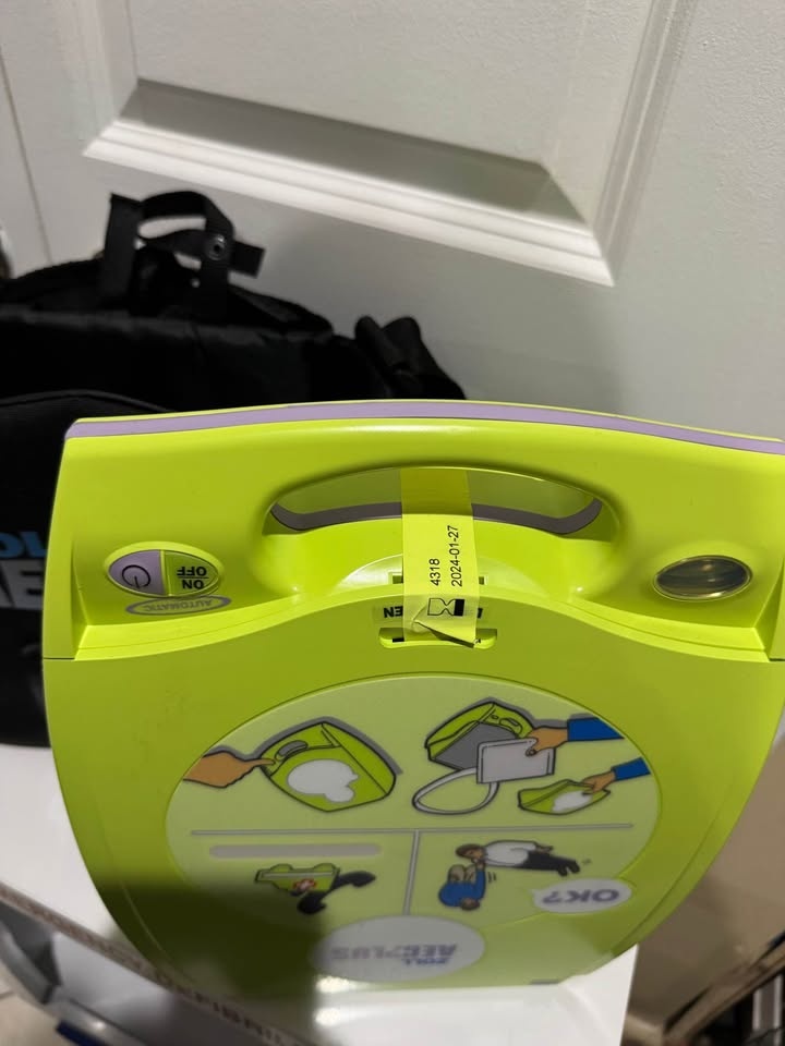 Zoll AED Plus Wall Cabinet With Key and Alarm - photo 4