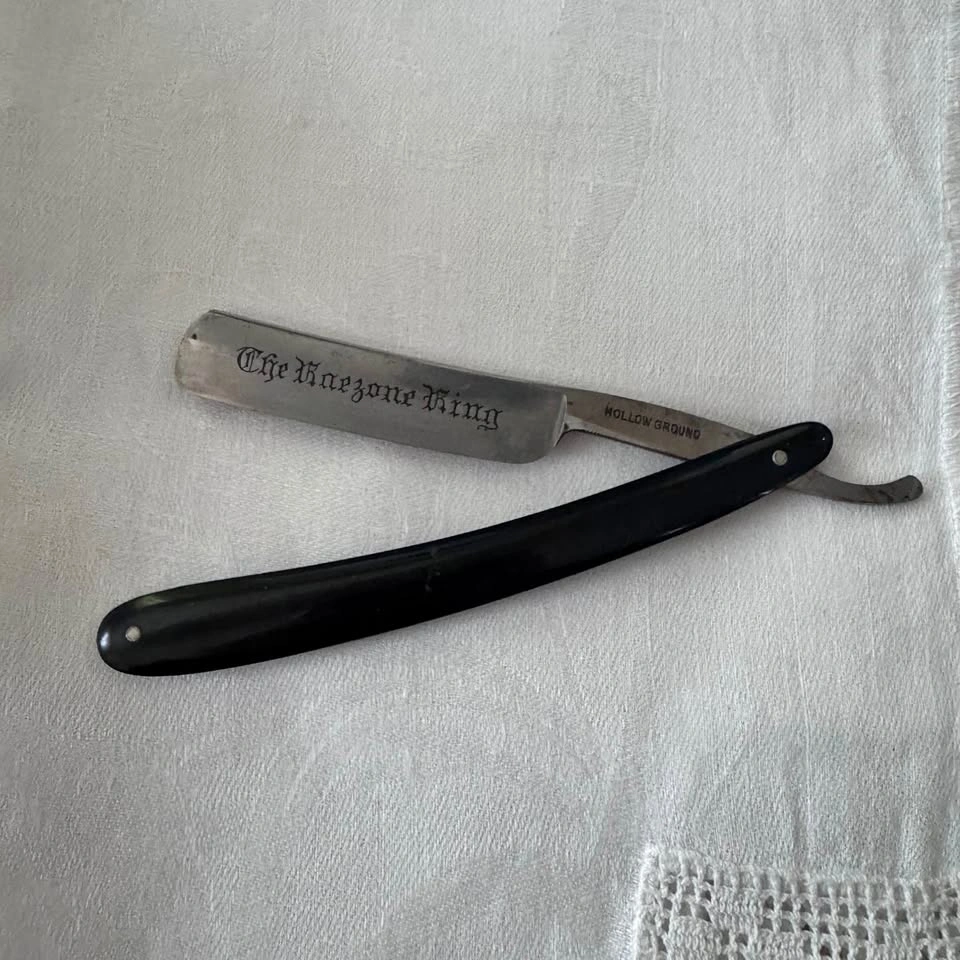Vintage Raezone king, harmonica style razor