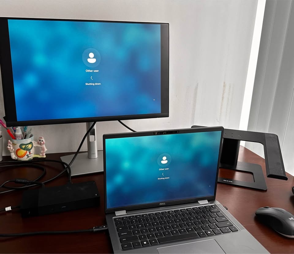 Dell WD19TB Thunderbolt Docking Station w/ 180W Adapter - photo 4