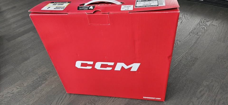 CCM Tacks AS-550 Hockey Skates – UK 8 / US 8.5 - photo 3