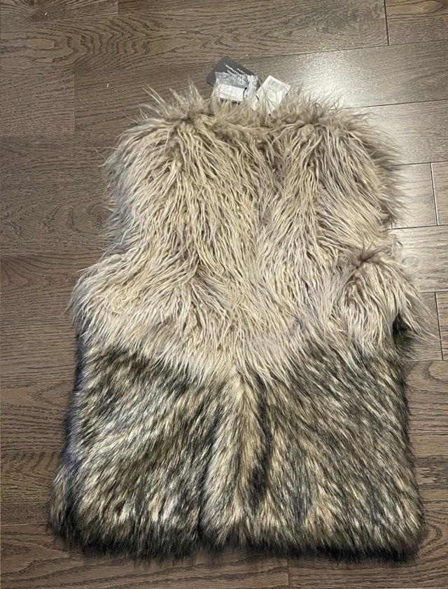 Zaria Faux Fur Vest - Size M - photo 3