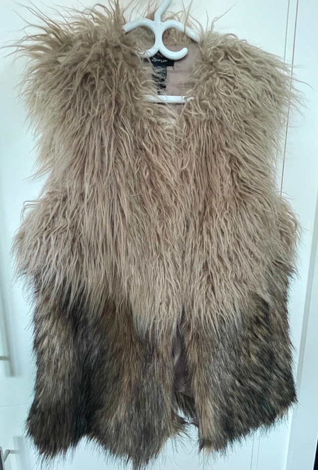 Zaria Faux Fur Vest - Size M - photo 5