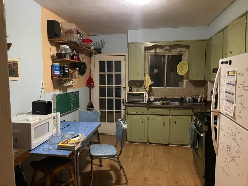 4 Beds 1.5 Baths - House - photo 2