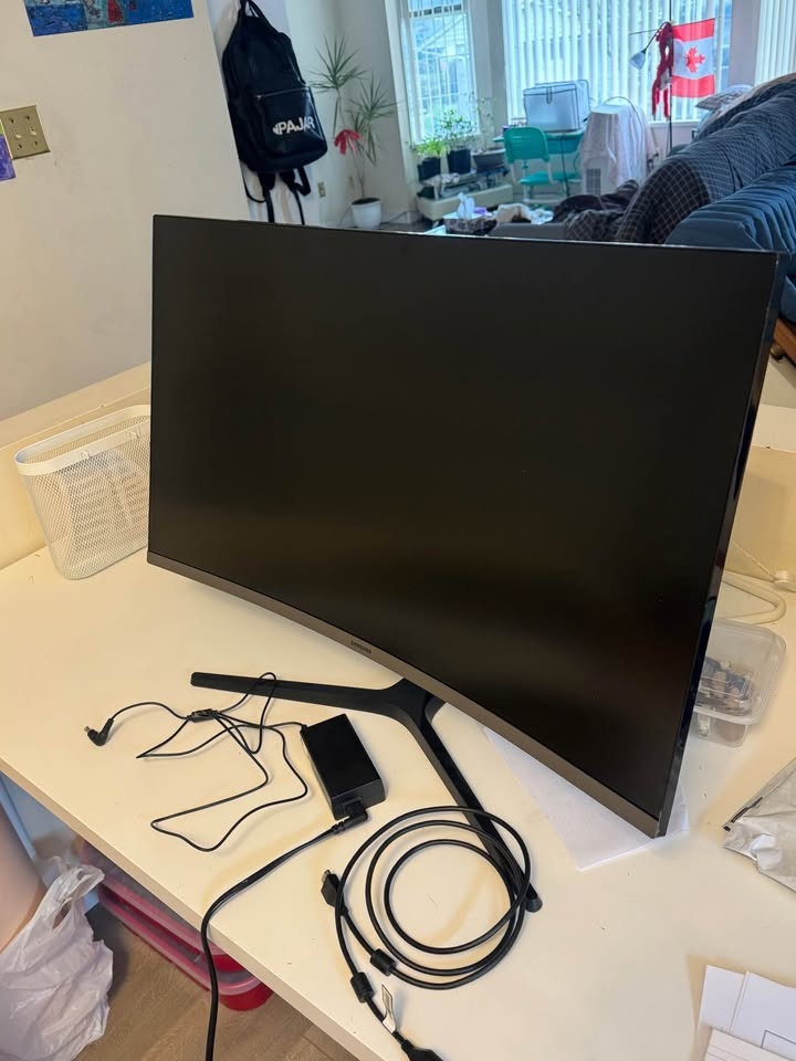 Samsung 32” Curved Monitor C32R500FHNXZA - photo 2