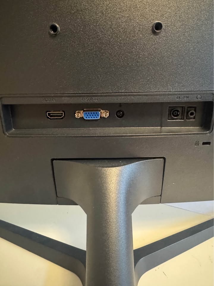 Samsung 32” Curved Monitor C32R500FHNXZA - photo 4