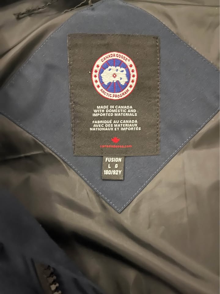 Canada Goose Vest - photo 3