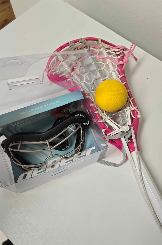 Girls pink lacrosse stick, goggle set + ball. Teen sized - photo 2