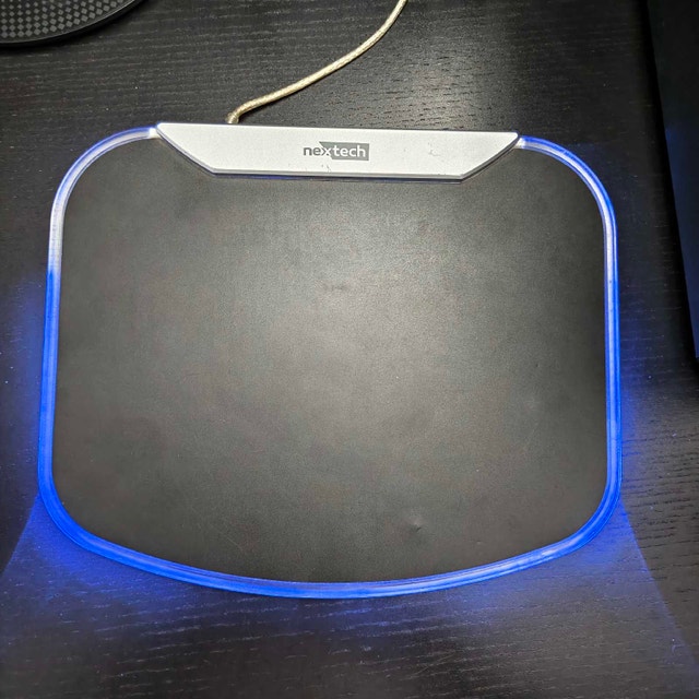 Gaming Mouse Pad with USB Hub - photo 2