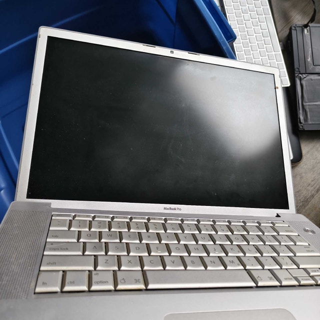 MacBook Pro 1st Gen - For Collectors or Parts - photo 4