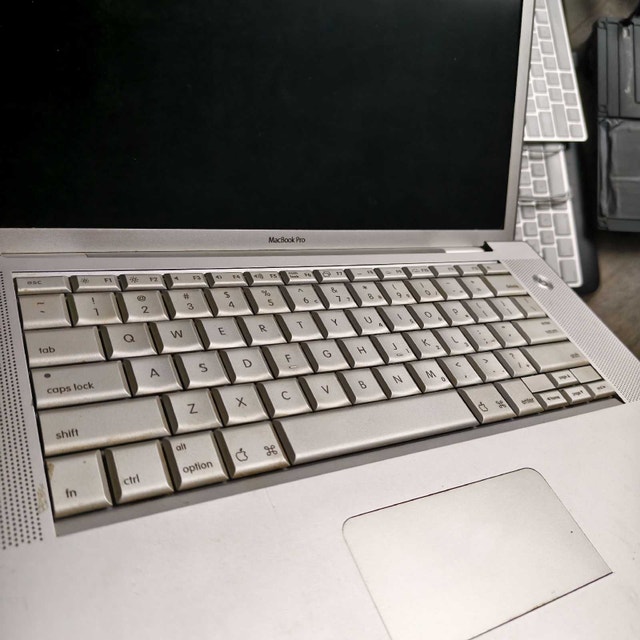 MacBook Pro 1st Gen - For Collectors or Parts - photo 5