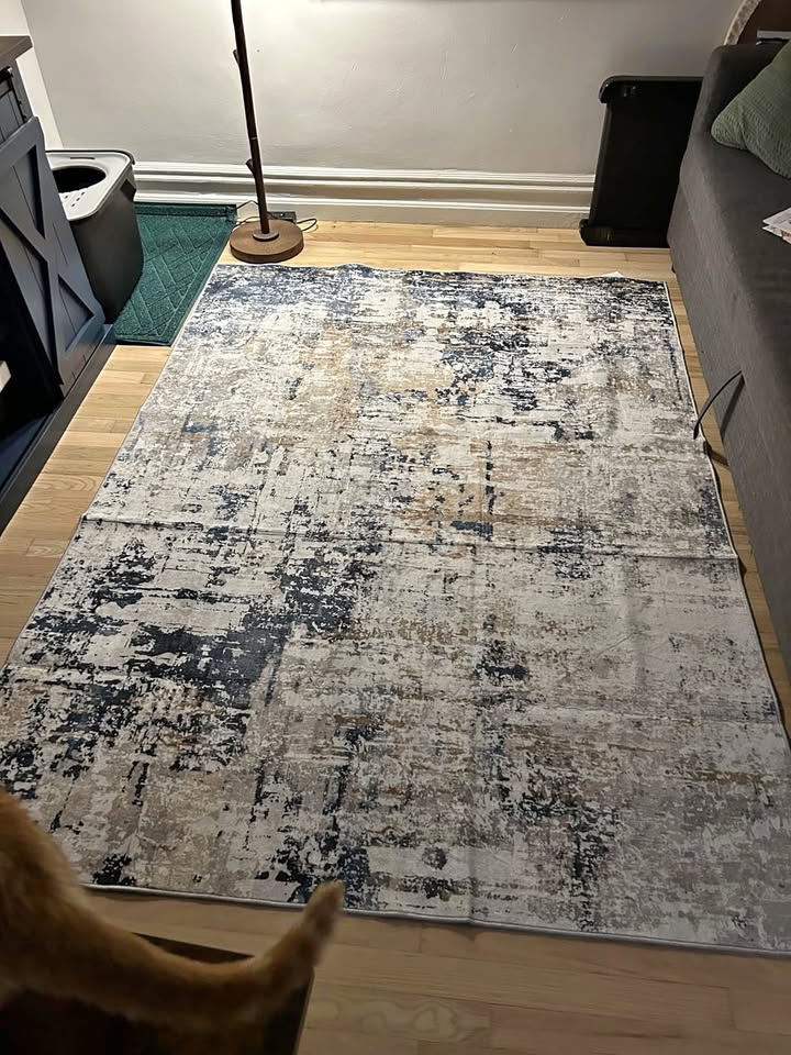 Modern abstract 5x7 area rug (blue/grey/gold)