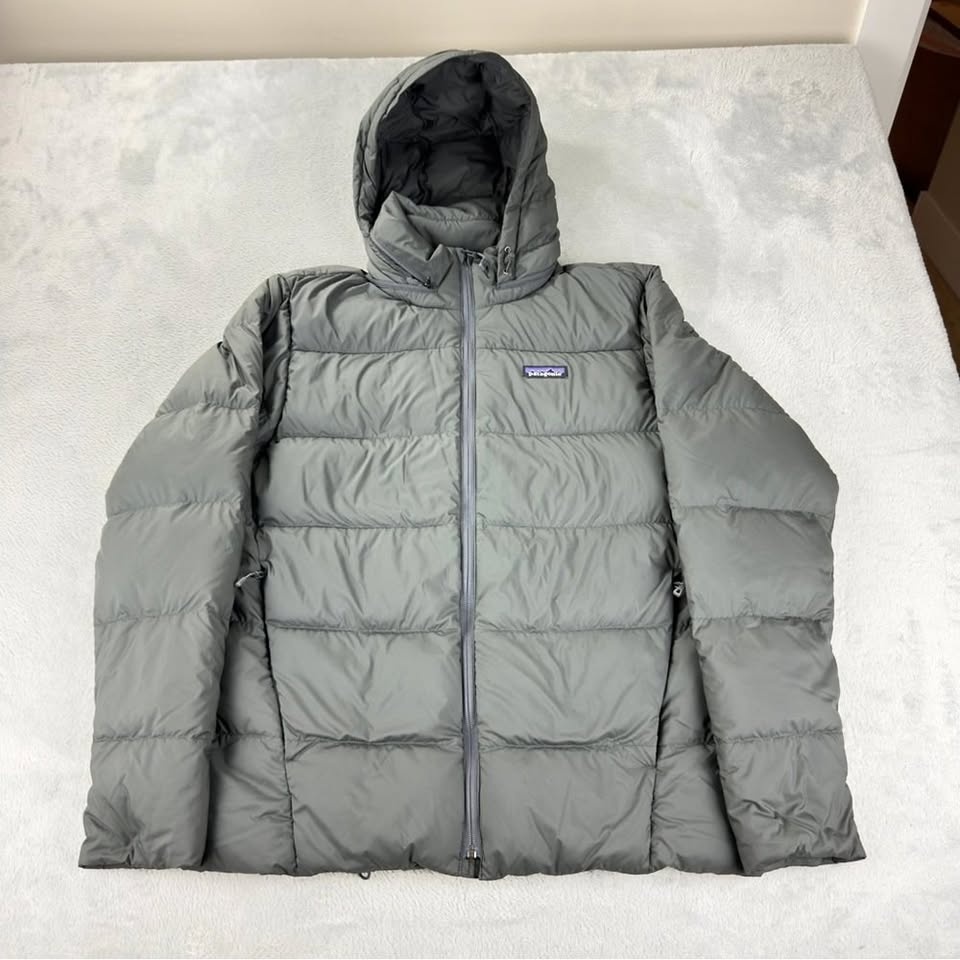 Patagonia NWT Men's Medium Silent Down Puffer Jacket 27930