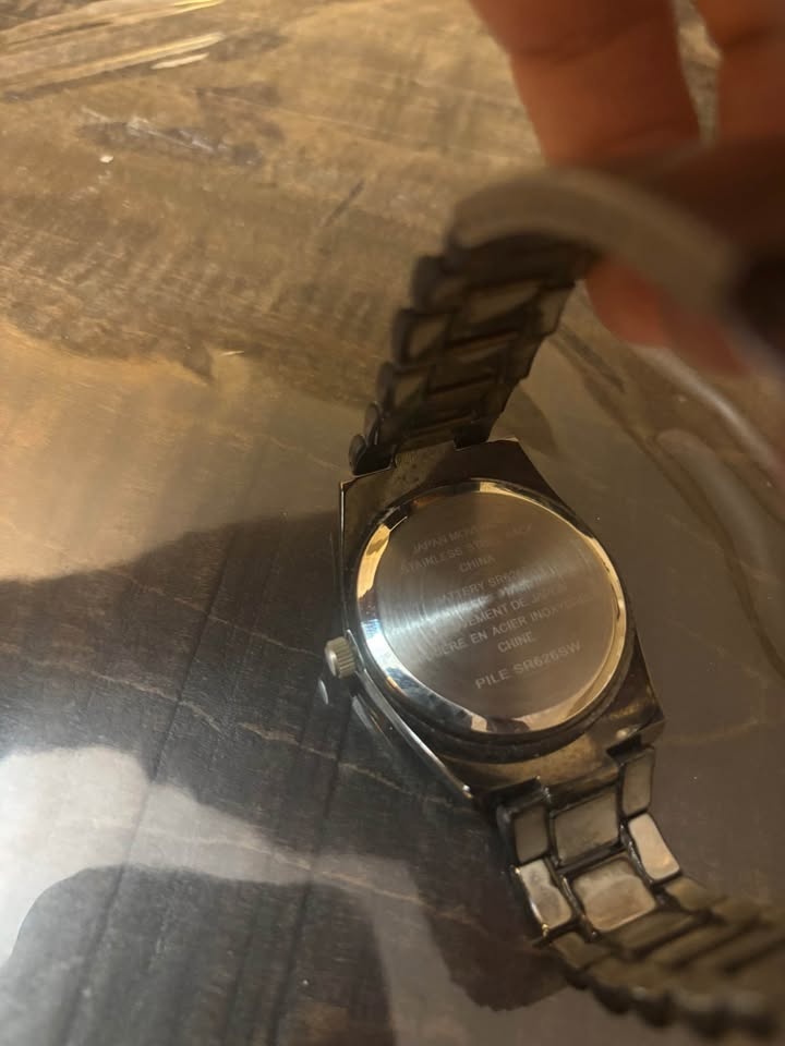 Quartz Men’s Watch Black with Blue Accents - photo 3