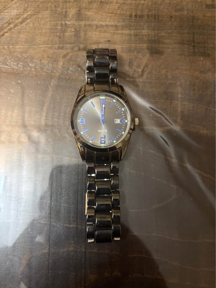 Quartz Men’s Watch Black with Blue Accents - photo 4