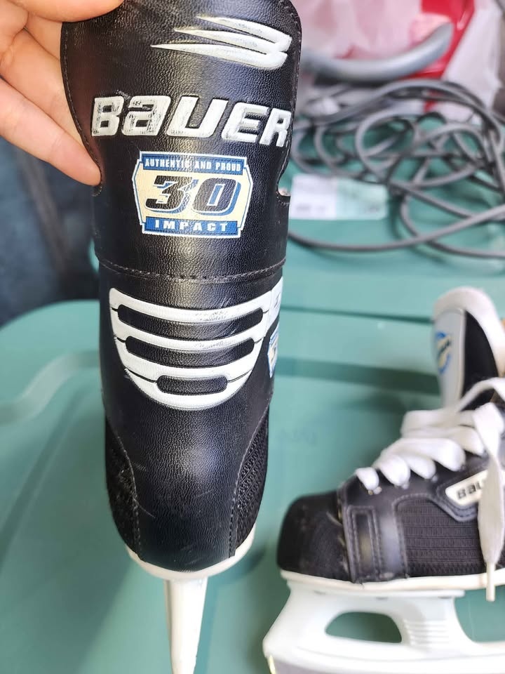 Bauer 3D Hockey Skates - Kids Youth Size 3 *EUC* 🥕 - photo 4