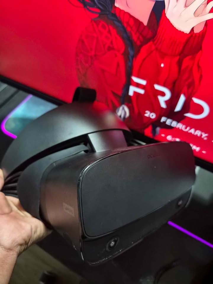 Oculus Rift S VR - photo 4