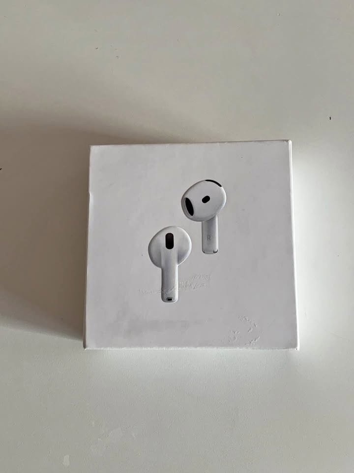 Unopened AirPods 4