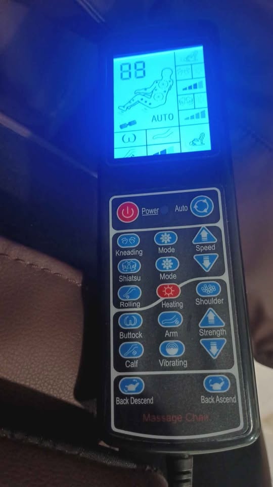 Massage Chair Real Relax Favor-04 Brown (Like New) - photo 4