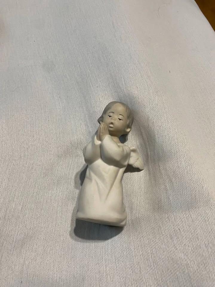 Lladro 4538 Praying Angel Porcelain Figurine Spain Vintage
