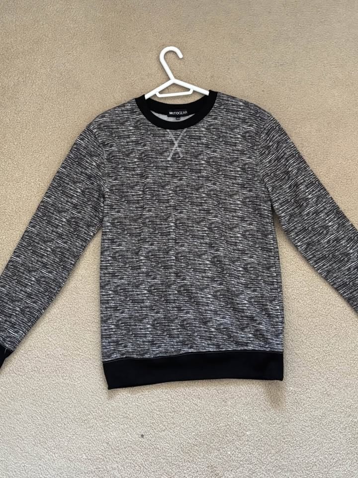 Long sleeve sweater