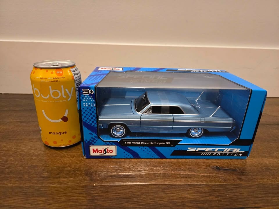 Brand New Maisto 1964 Impala SS Die-Cast Model (1:26) - photo 2
