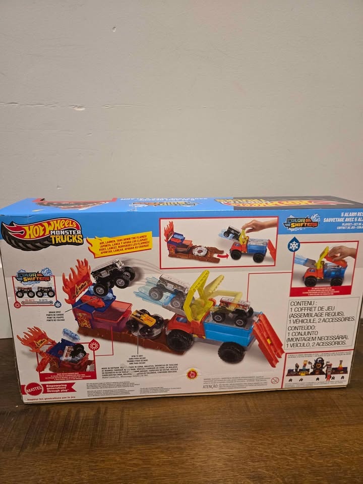 Hot Wheels Monster Trucks Color Shifters Playset - photo 2