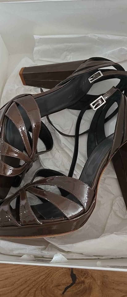 Jigsaw Patent Lauren Heels - Size 38 - photo 3
